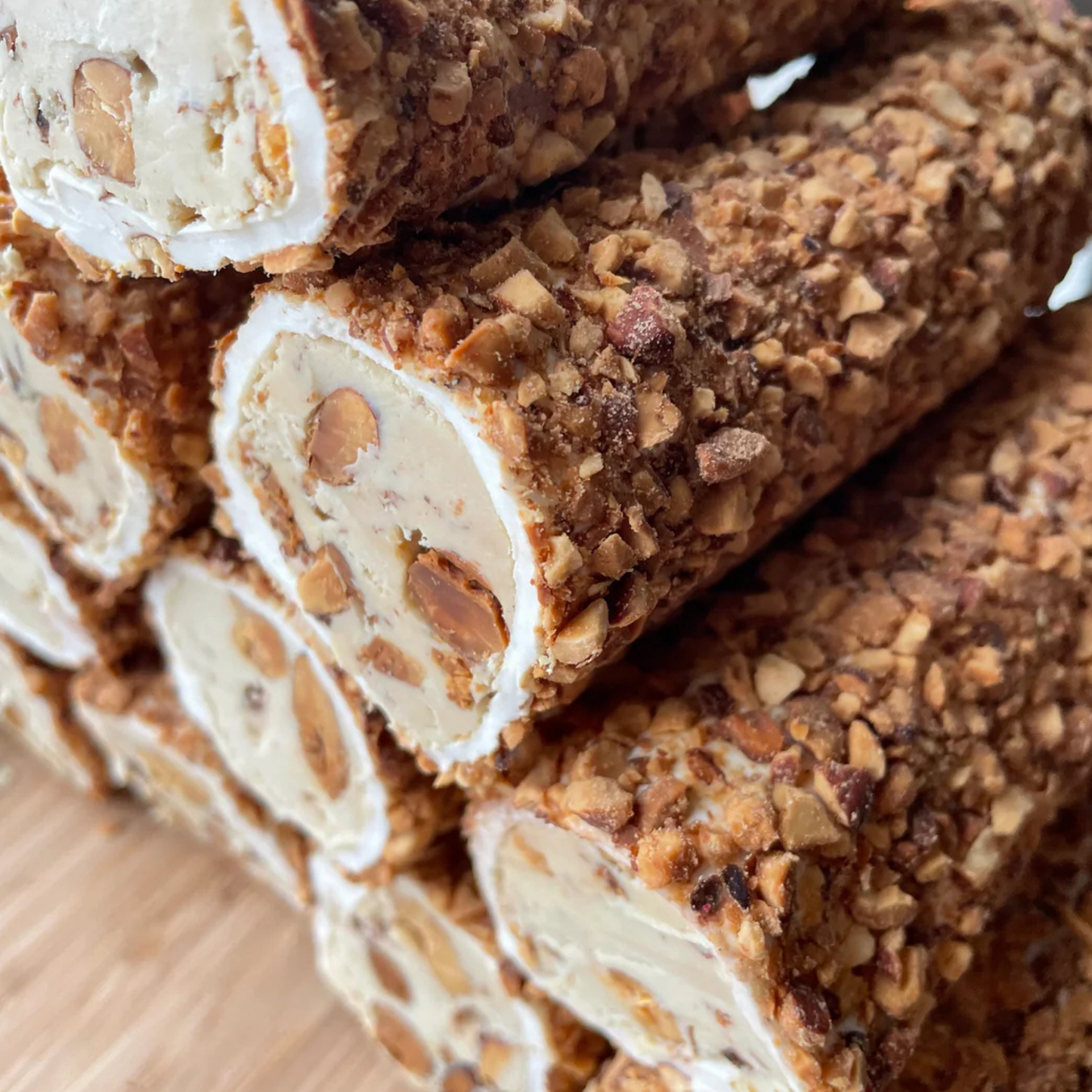 Badem Dolgulu Rulo Lokum - 250 gr